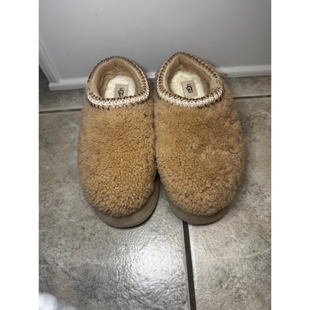 UGG Women's Brown Fuzzy Slippers with Decorative Trim Size 6